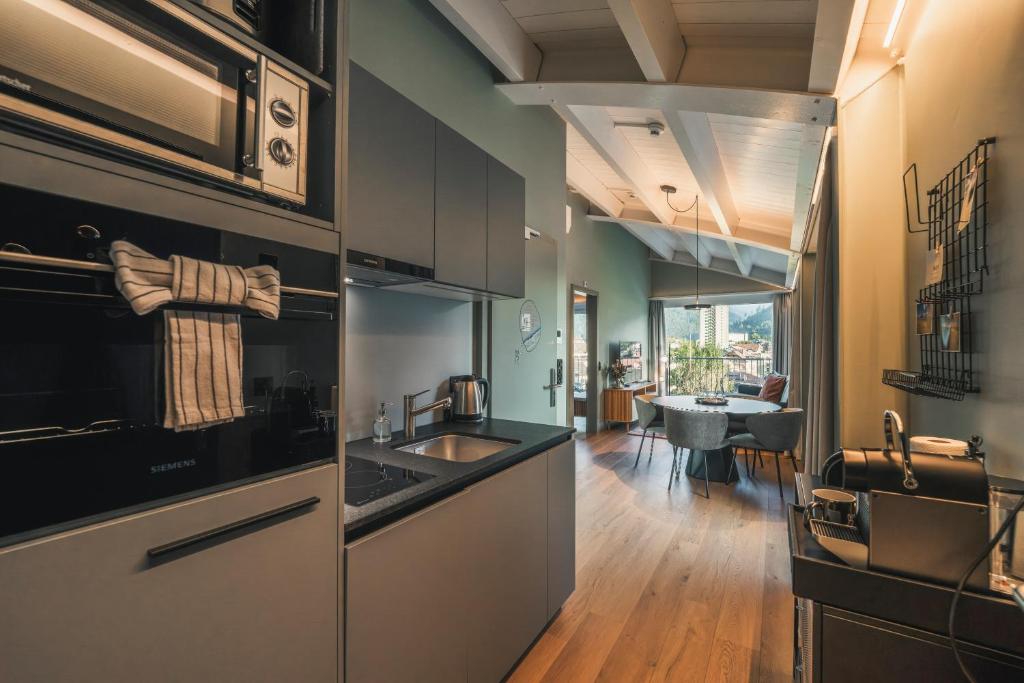 HOP Loft Suite 570 Voll ausgestattete Kueche Interlaken