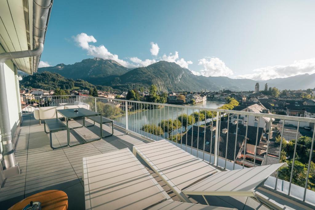HOP Loft Suite 570 Private Terrasse Aare Fluss Bergblick Interlaken