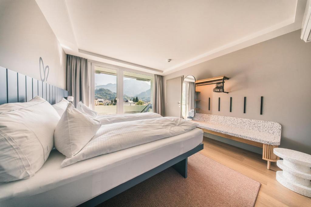 HOP Luxe 450 Zweites Schlafzimmer Bergblick Balkon Interlaken