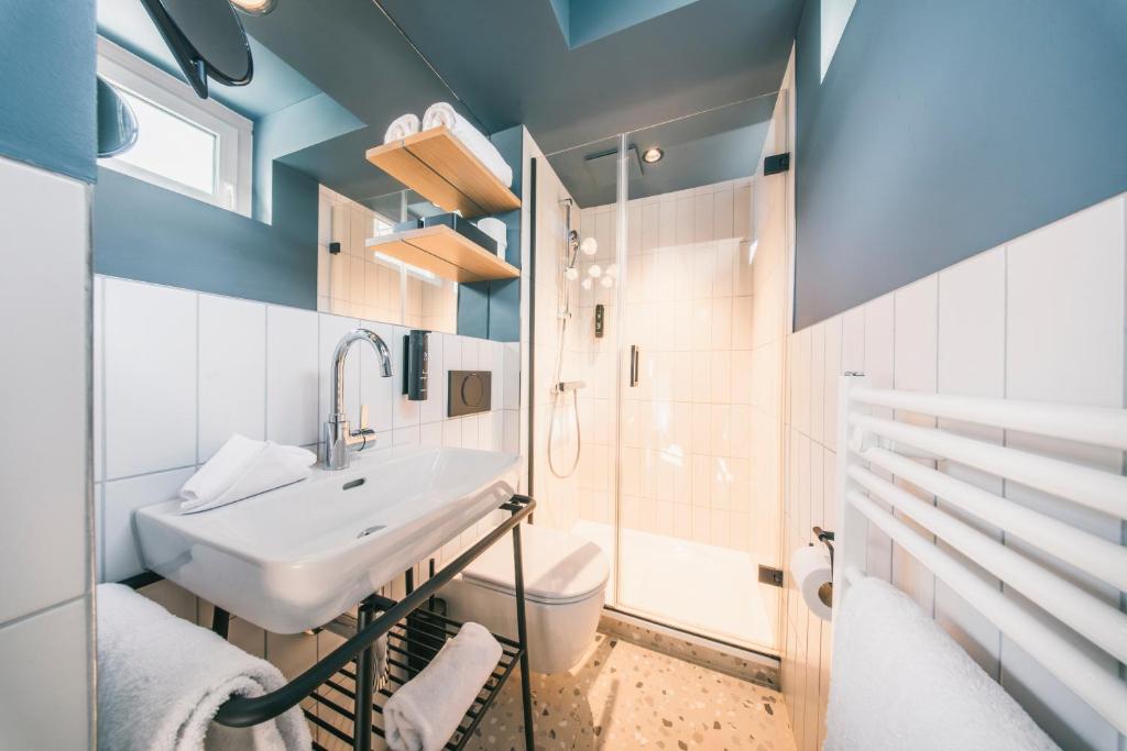 HOP Mate 240 Badezimmer Dusche WC Interlaken