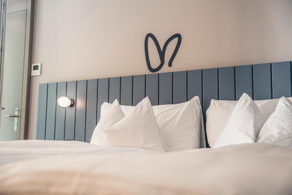 HOP Pure Studio 230 Bettkopfteil HOP Hasenohren Detail Interlaken